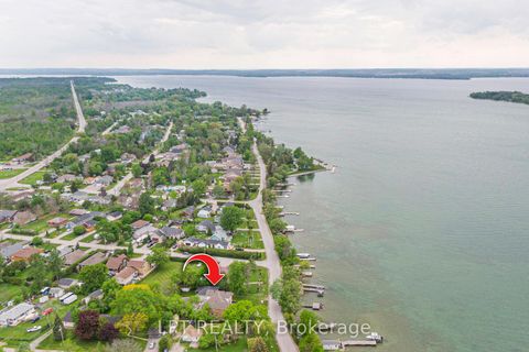 Photo 22 at 17 Lake Drive E, Historic Lakeshore Communities, Georgina