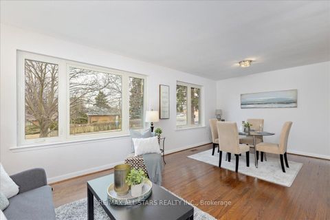 Photo 2 at 55 Sancrest Drive, Bendale, Toronto