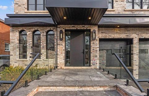 Photo 2 at 38 Ridgevale Drive, Lawrence, Toronto