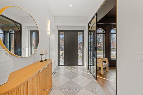 Photo 4 at 38 Ridgevale Drive, Lawrence, Toronto