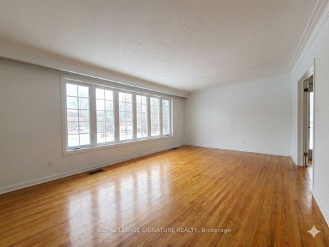 Photo 2 at 59 Valentine Drive, Donalda, Toronto