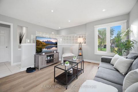 Photo 4 at 104 Cresswell Avenue, Maple, Vaughan