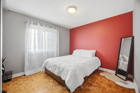 Photo 15 at 104 Cresswell Avenue, Maple, Vaughan