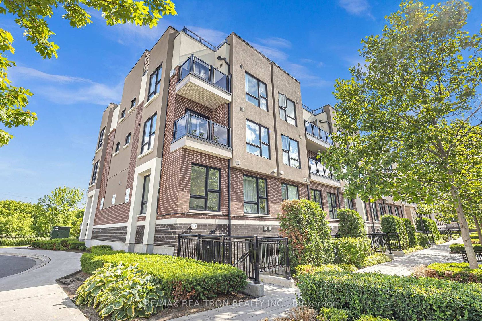 328 - 510 Kingbird Grove, Rouge E11, Toronto 