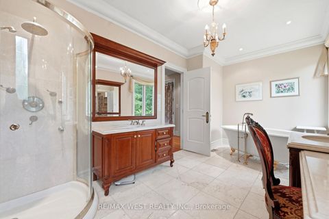 Photo 15 at 2 Kingswood Drive, King City, King