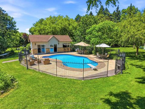 Photo 24 at 2 Kingswood Drive, King City, King