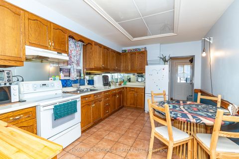Photo 8 at 122 Emerson Avenue, Junction, Toronto