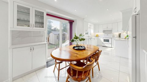 Photo 18 at 44 Calverley Trail, Highland Creek, Toronto