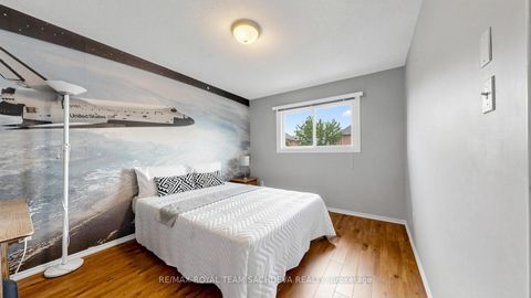 Photo 32 at 44 Calverley Trail, Highland Creek, Toronto