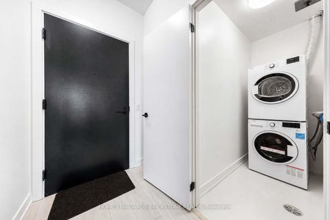 Photo 1 at 1705 - 117 Broadway Avenue, Mount Pleasant West, Toronto