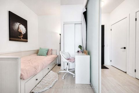 Photo 3 at 1705 - 117 Broadway Avenue, Mount Pleasant West, Toronto