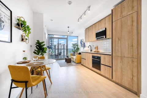 Photo 8 at 1705 - 117 Broadway Avenue, Mount Pleasant West, Toronto