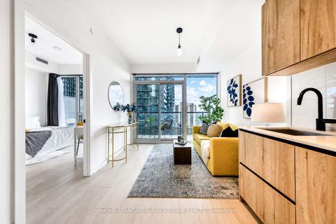 Photo 10 at 1705 - 117 Broadway Avenue, Mount Pleasant West, Toronto