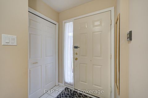 Photo 2 at 12 Staverton Court, Milliken, Toronto