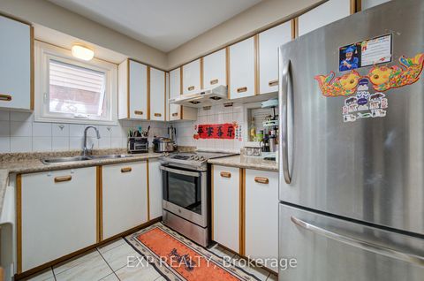 Photo 17 at 12 Staverton Court, Milliken, Toronto