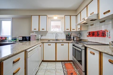Photo 18 at 12 Staverton Court, Milliken, Toronto
