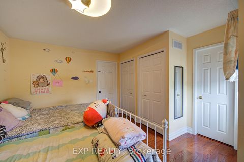 Photo 33 at 12 Staverton Court, Milliken, Toronto