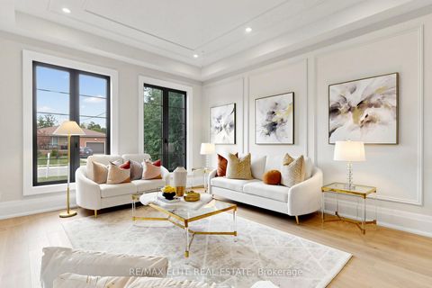 Photo 3 at 160 Lawrence Avenue, Harding, Richmond Hill