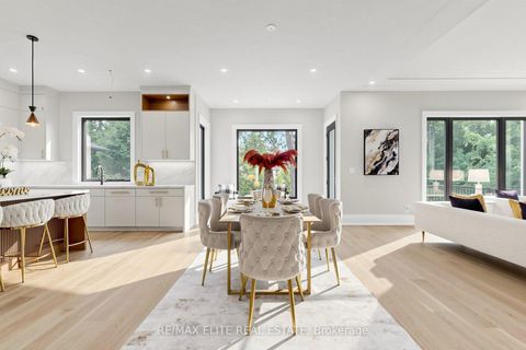 Photo 11 at 160 Lawrence Avenue, Harding, Richmond Hill