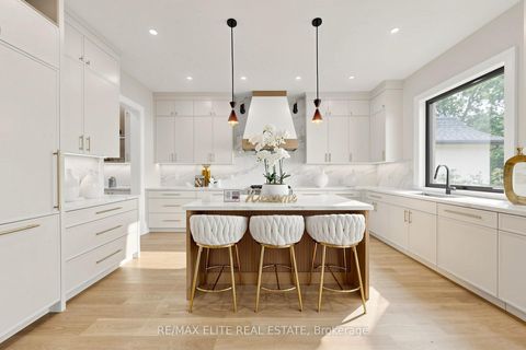 Photo 13 at 160 Lawrence Avenue, Harding, Richmond Hill
