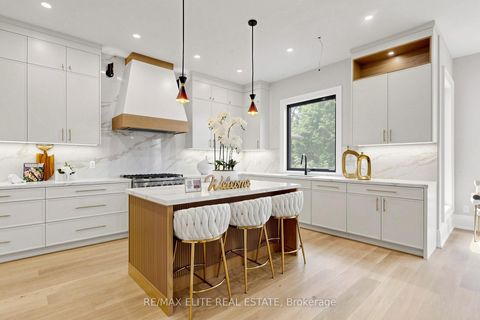 Photo 14 at 160 Lawrence Avenue, Harding, Richmond Hill