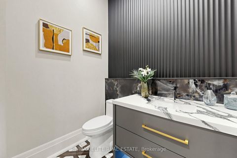 Photo 18 at 160 Lawrence Avenue, Harding, Richmond Hill