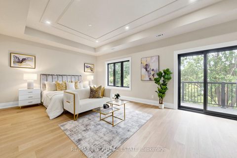 Photo 24 at 160 Lawrence Avenue, Harding, Richmond Hill