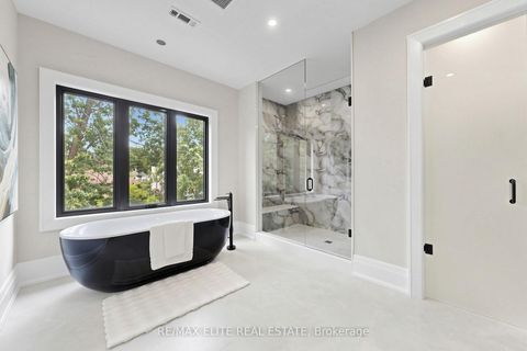 Photo 30 at 160 Lawrence Avenue, Harding, Richmond Hill