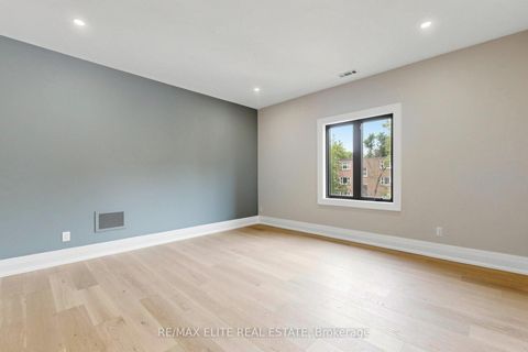 Photo 32 at 160 Lawrence Avenue, Harding, Richmond Hill