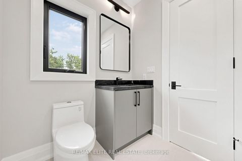 Photo 37 at 160 Lawrence Avenue, Harding, Richmond Hill