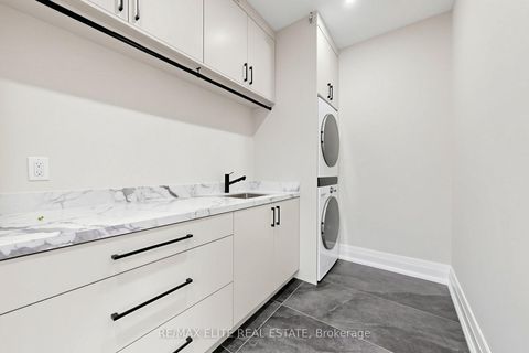 Photo 42 at 160 Lawrence Avenue, Harding, Richmond Hill