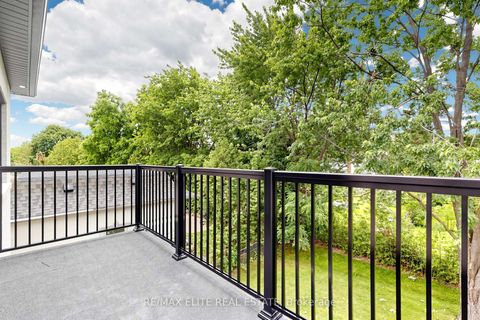 Photo 46 at 160 Lawrence Avenue, Harding, Richmond Hill