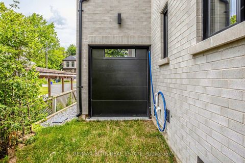 Photo 48 at 160 Lawrence Avenue, Harding, Richmond Hill