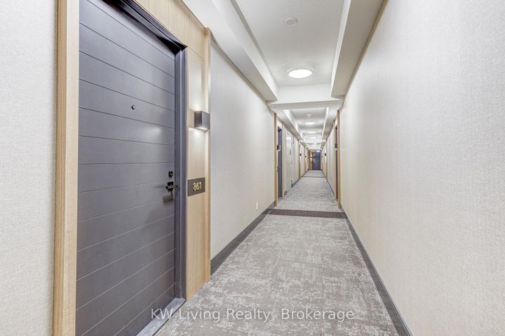 Photo 3 at 861 - 25 Adra Grado Way, Bayview Village, Toronto