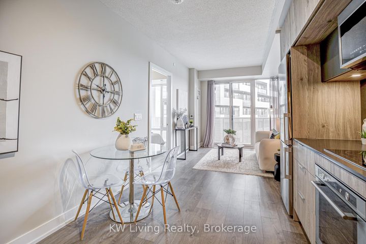 Photo 9 at 861 - 25 Adra Grado Way, Bayview Village, Toronto
