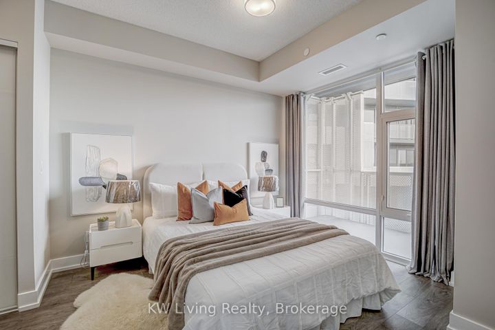 Photo 16 at 861 - 25 Adra Grado Way, Bayview Village, Toronto