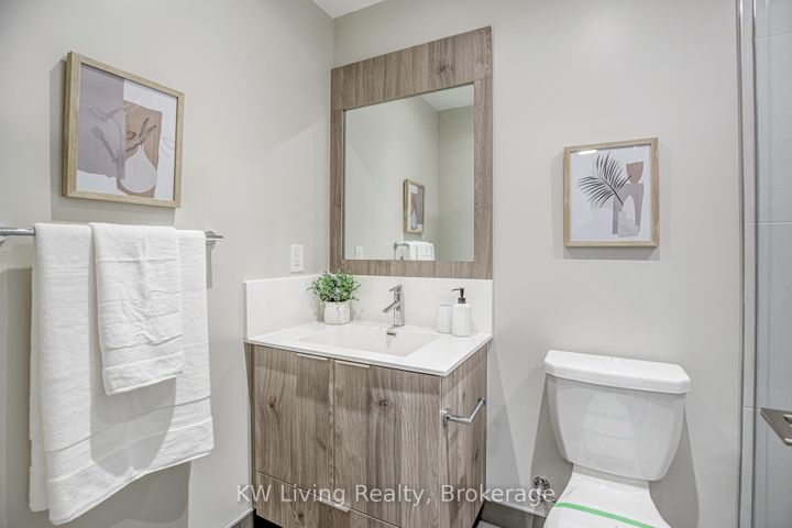 Photo 17 at 861 - 25 Adra Grado Way, Bayview Village, Toronto