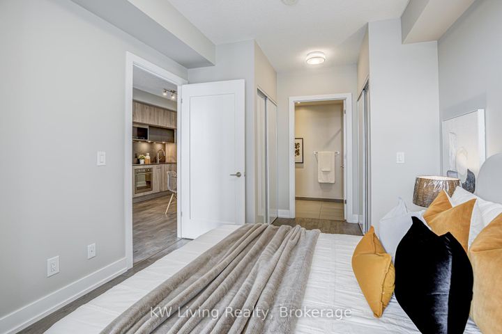 Photo 19 at 861 - 25 Adra Grado Way, Bayview Village, Toronto