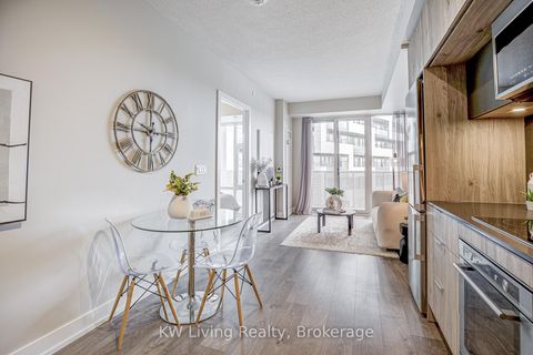 Photo 9 at 861 - 25 Adra Grado Way, Bayview Village, Toronto