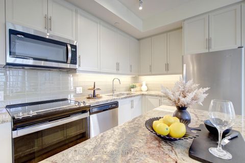 Photo 15 at 406 - 20 Gatineau Drive, Beverley Glen, Vaughan
