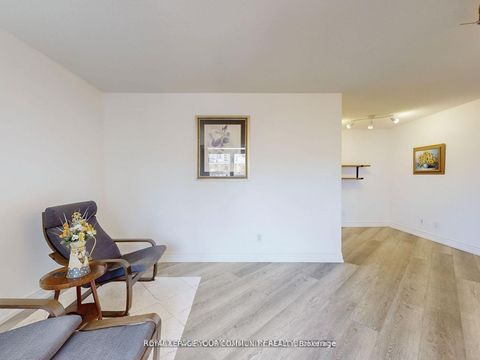 Photo 11 at 929 - 15 Northtown Way, Willowdale East, Toronto