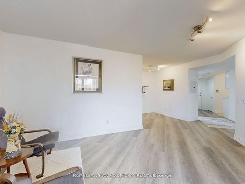 Photo 12 at 929 - 15 Northtown Way, Willowdale East, Toronto
