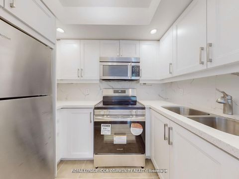 Photo 17 at 929 - 15 Northtown Way, Willowdale East, Toronto