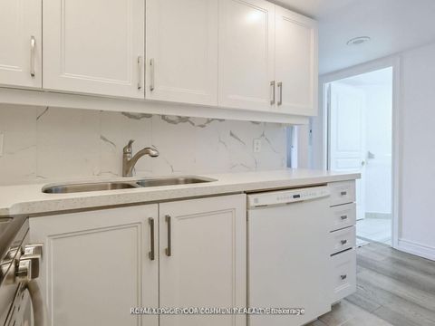 Photo 19 at 929 - 15 Northtown Way, Willowdale East, Toronto