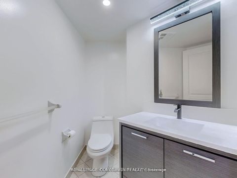 Photo 25 at 929 - 15 Northtown Way, Willowdale East, Toronto