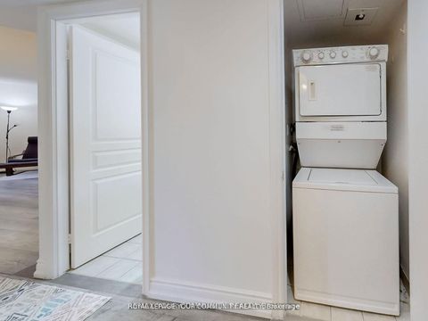 Photo 26 at 929 - 15 Northtown Way, Willowdale East, Toronto
