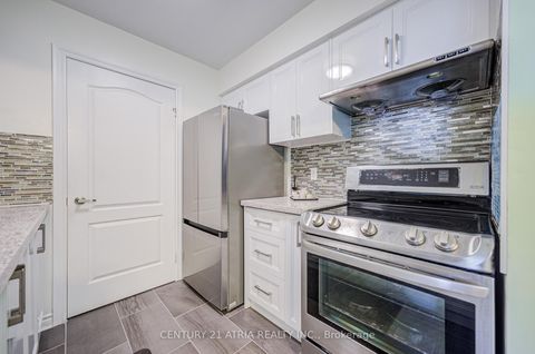 Photo 13 at 1609 - 18 Sommerset Way, Willowdale East, Toronto