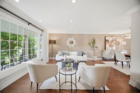 Photo 7 at 12 Thicket Road, Markland Wood, Toronto