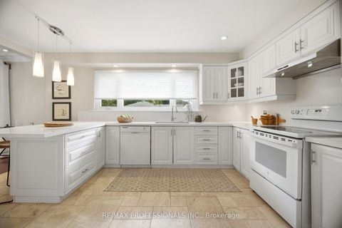 Photo 15 at 12 Thicket Road, Markland Wood, Toronto