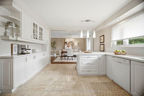 Photo 16 at 12 Thicket Road, Markland Wood, Toronto